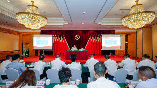 尊龙凯时集团任丁书记带头讲授“不忘初心、牢记使命”主题教育专题党课