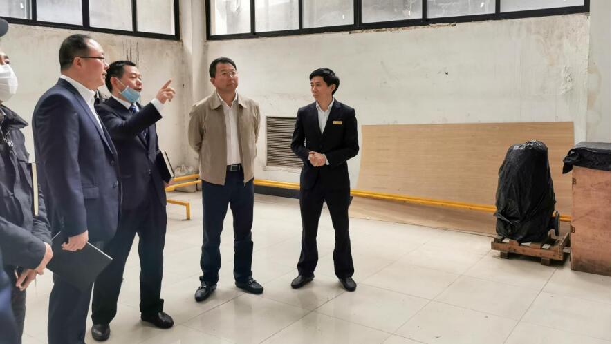 集团党委书记、董事长任丁会见川酒集团董事长曹勇一行